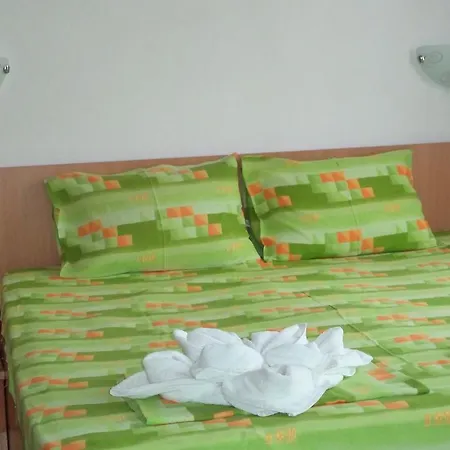 Kyshta Za Gosti Pri Krystyo I Vanya Rawda