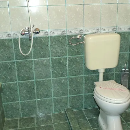 Konukevi Kyshta Za Gosti Pri Krystyo I Vanya Ravda