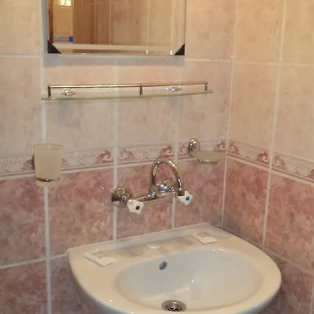 Kyshta Za Gosti Pri Krystyo I Vanya Konukevi Ravda