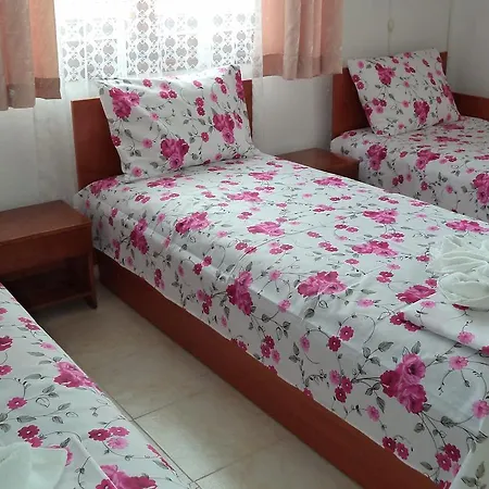 Kyshta Za Gosti Pri Krystyo I Vanya Konukevi Ravda